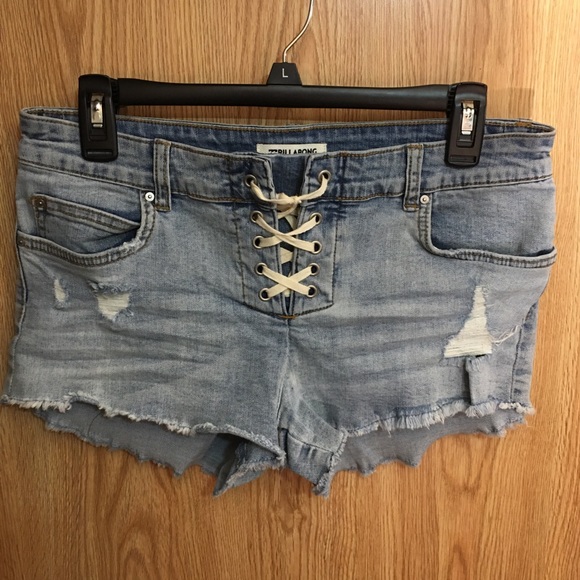 Billabong Lite Hearted Distress Laceup shorts 27 - Picture 3 of 11